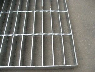 廠家專業(yè)生產各種規(guī)格鋼格板,鋼格柵,溝蓋板,踏步板,樹池蓋產品圖片,廠家專業(yè)生產各種規(guī)格鋼格板,鋼格柵,溝蓋板,踏步板,樹池蓋產品相冊 - 安平縣朗順金屬絲網(wǎng)制品 - 九正